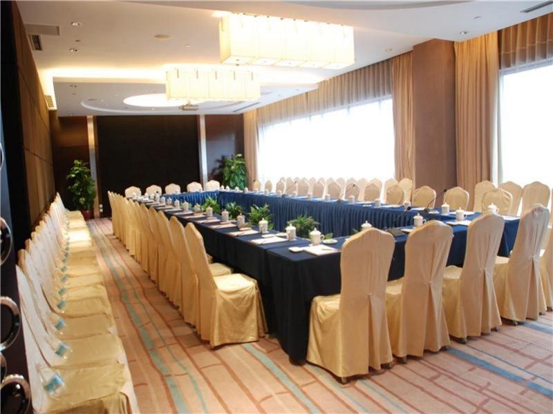Chongqing Oriental Hotel Exterior photo