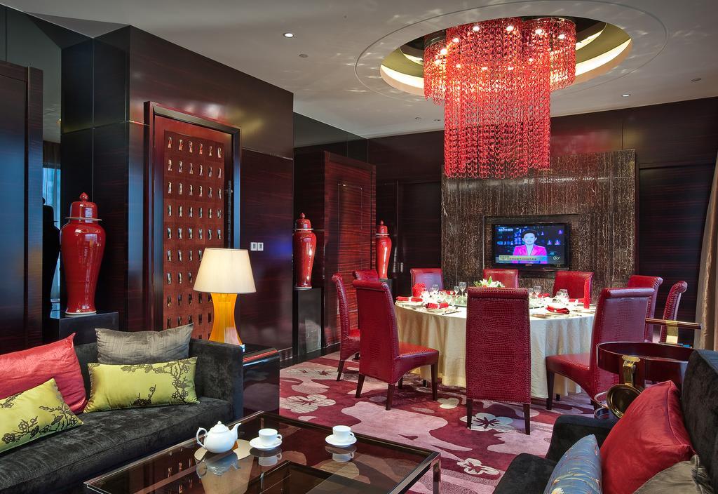 Chongqing Oriental Hotel Exterior photo