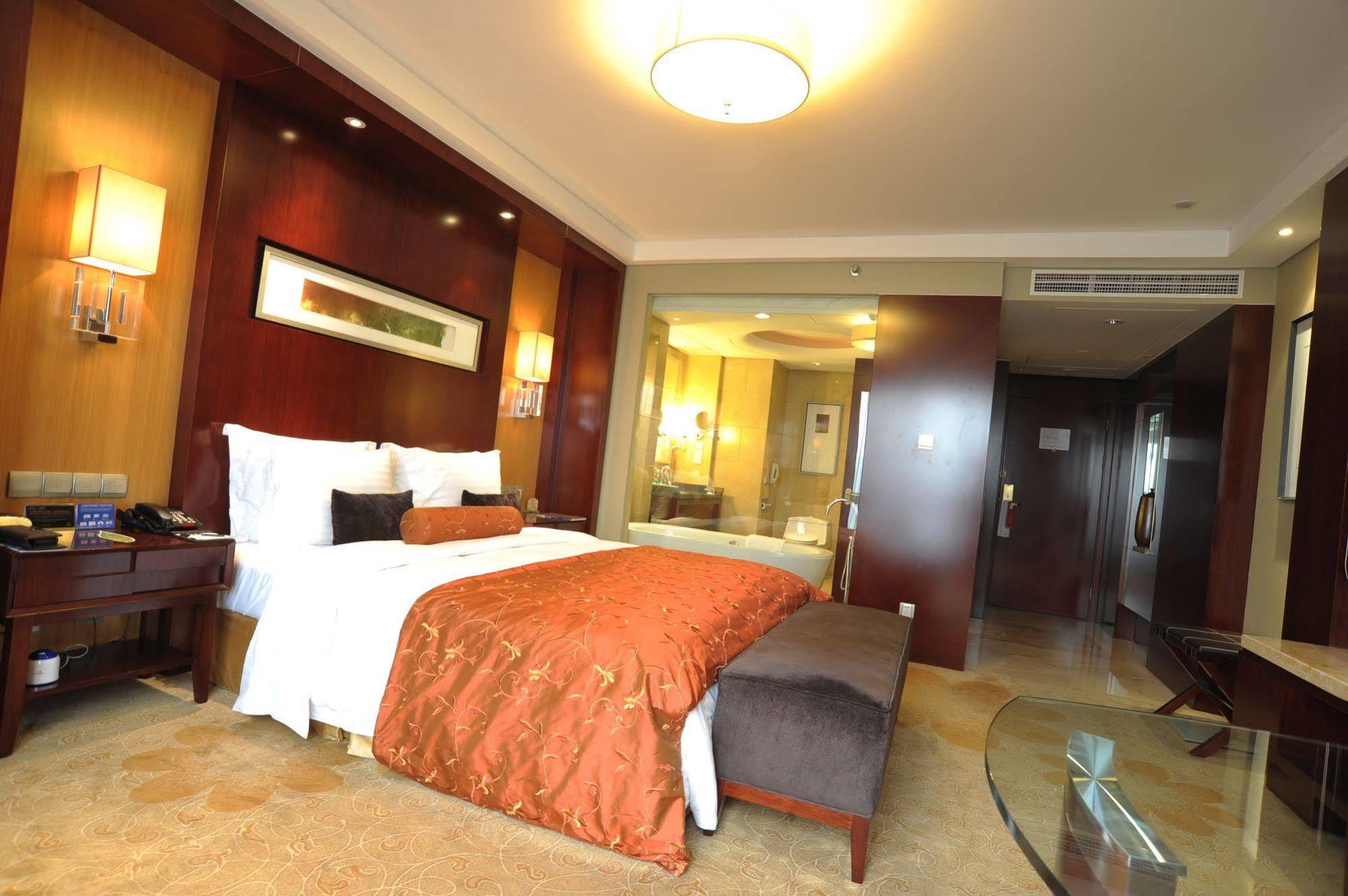 Chongqing Oriental Hotel Exterior photo