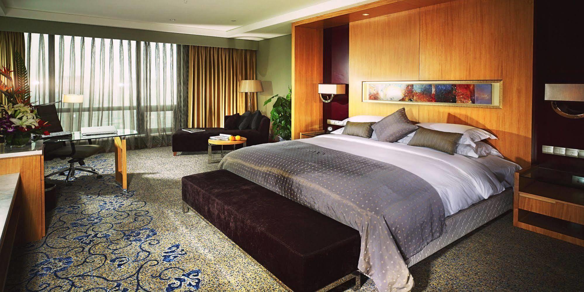 Chongqing Oriental Hotel Exterior photo