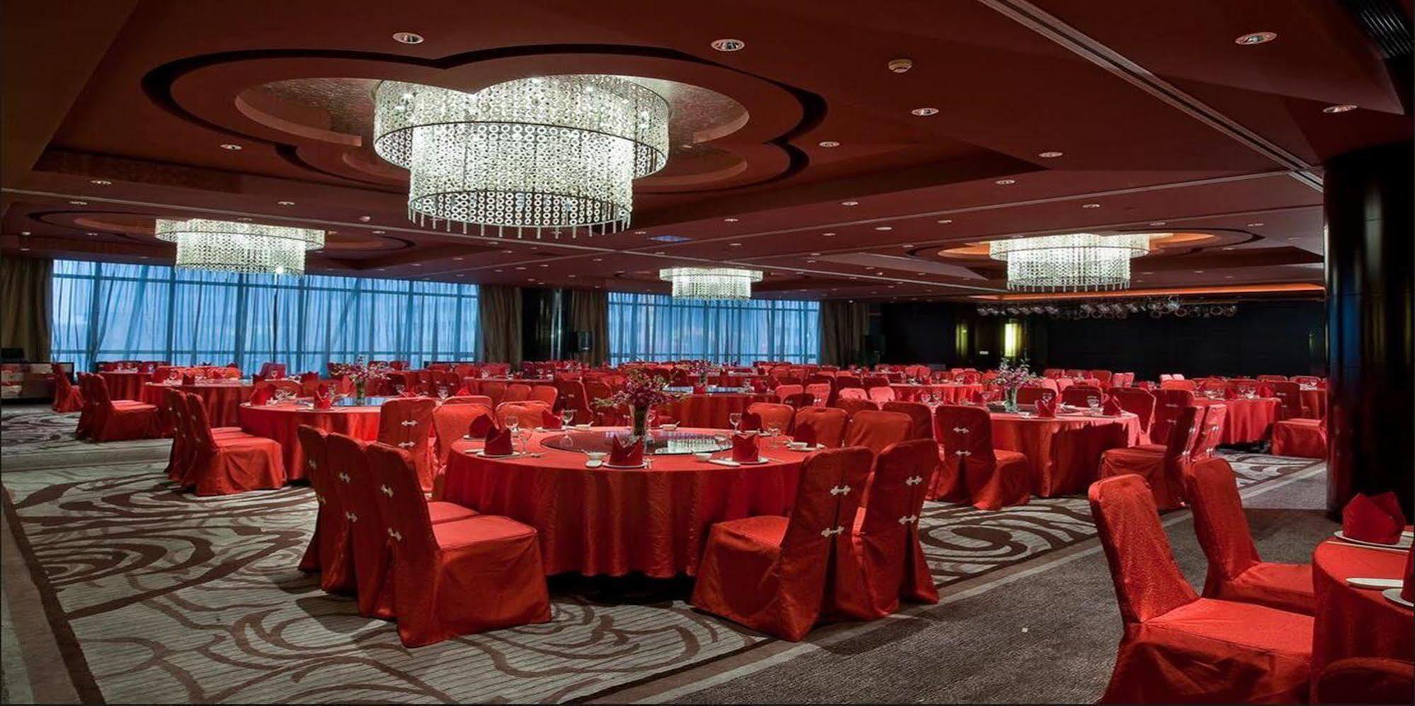 Chongqing Oriental Hotel Exterior photo